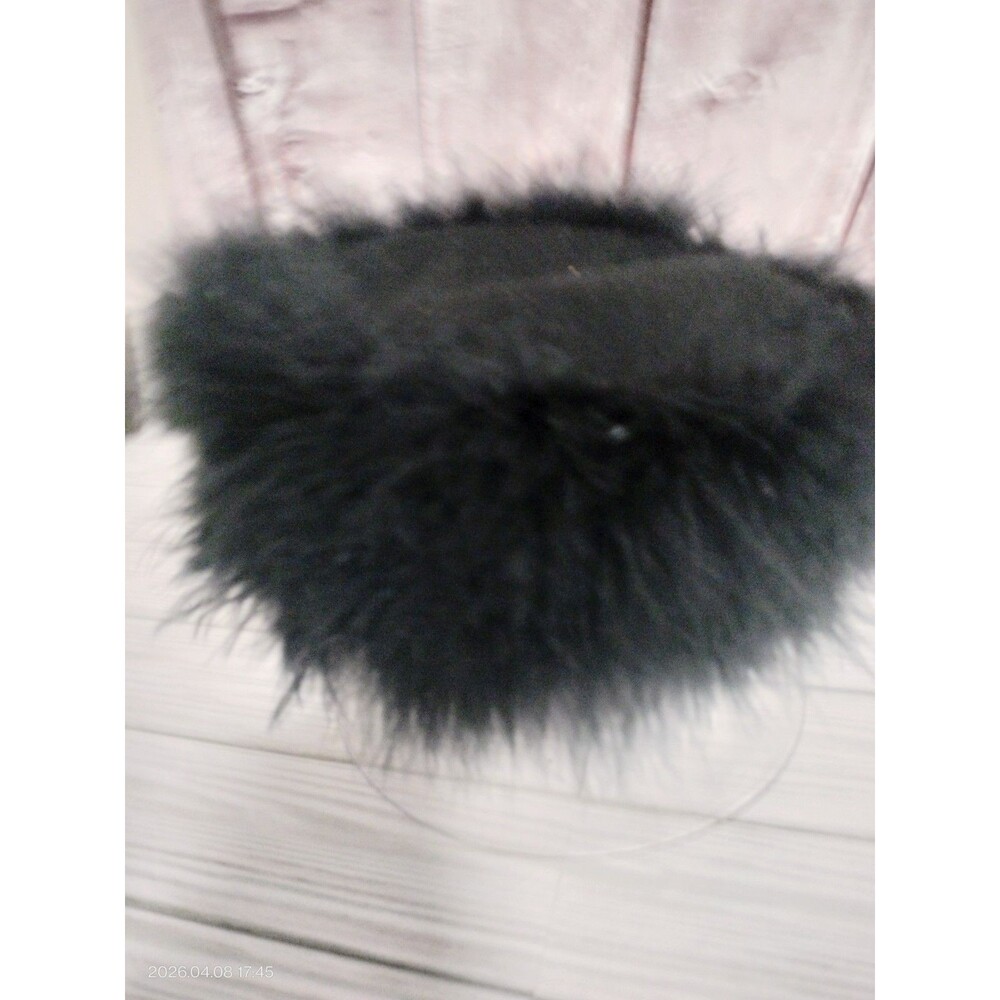 Women's black faux fur Cossack or Russian-style winter hat - Picture 6 of 8